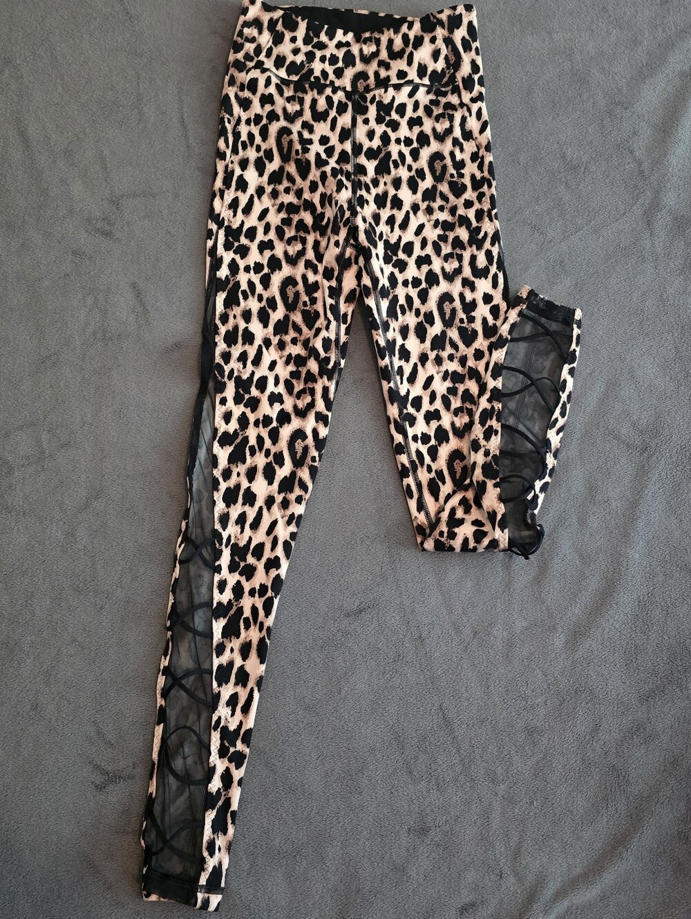 Victoria’s Secret Leopard Print Lace-Up Mesh Leggings Size XS Like New